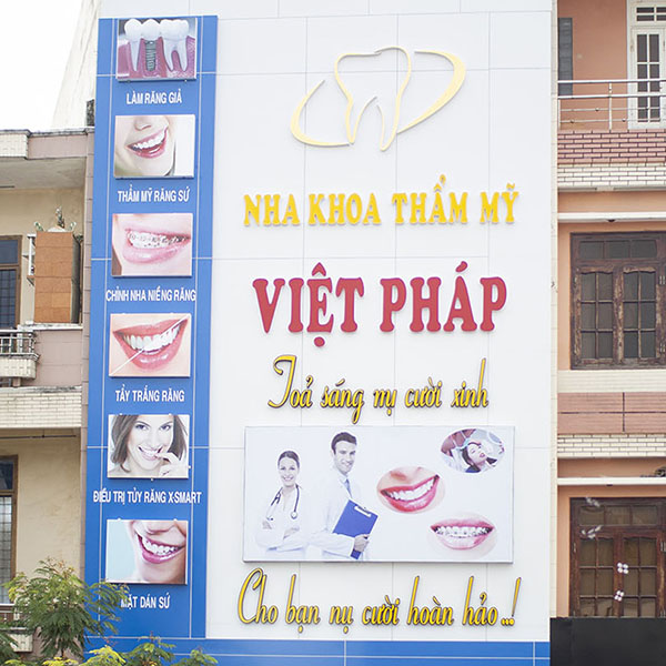 Nha khoa Việt Pháp - niềng răng trong suốt Leetray Đà Nẵng